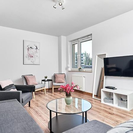 Modern Apartments Wroclaw By Renters Ngoại thất bức ảnh