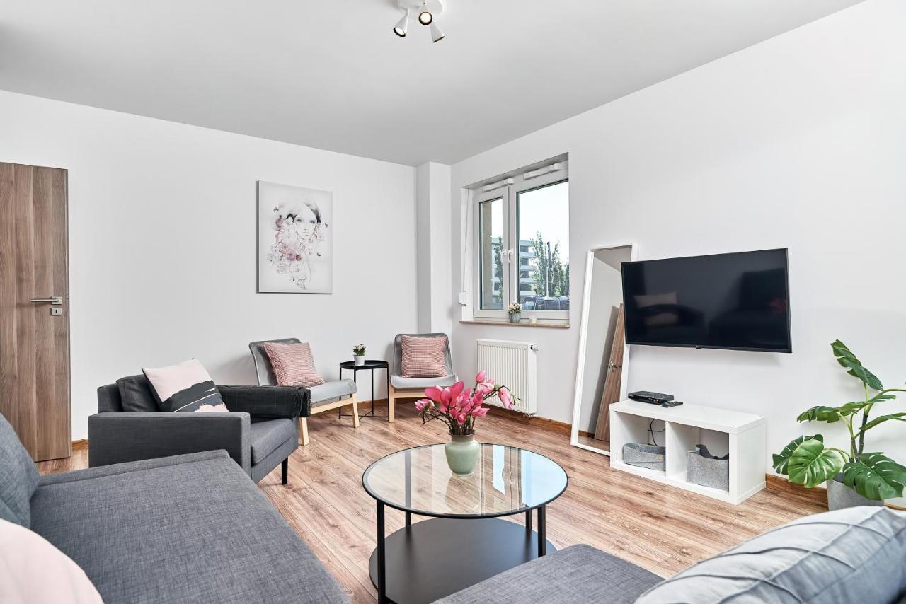 Modern Apartments Wroclaw By Renters Ngoại thất bức ảnh