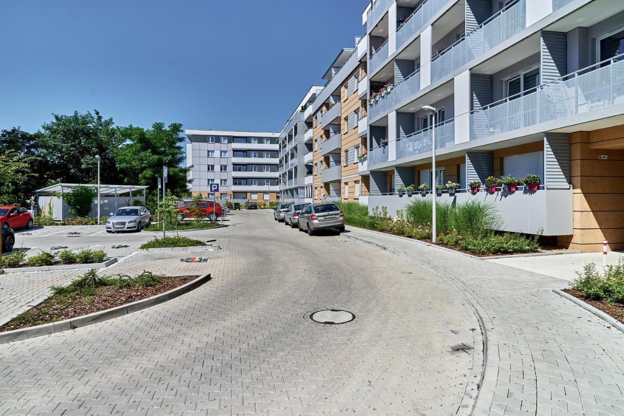 Modern Apartments Wroclaw By Renters Ngoại thất bức ảnh