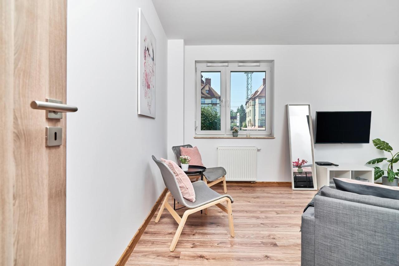 Modern Apartments Wroclaw By Renters Ngoại thất bức ảnh