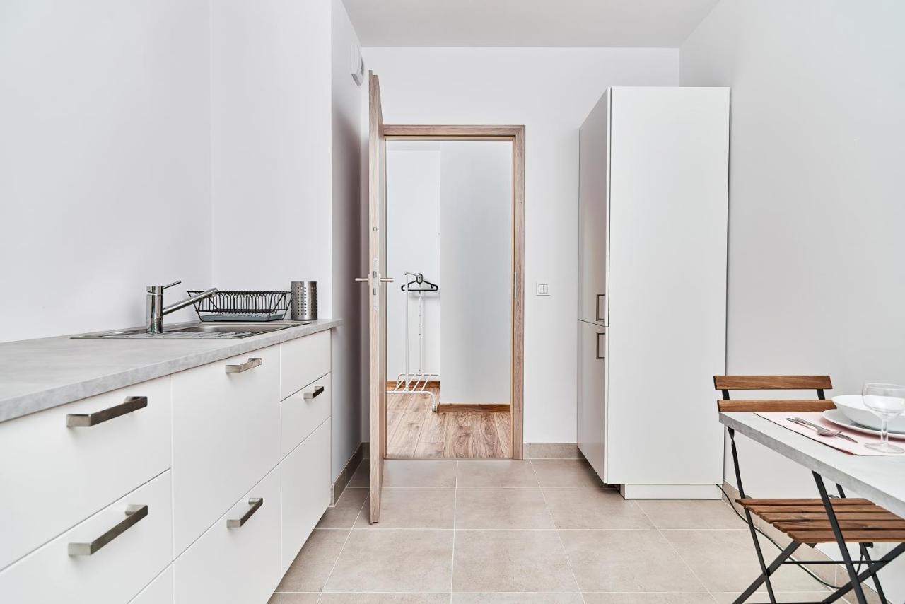 Modern Apartments Wroclaw By Renters Ngoại thất bức ảnh