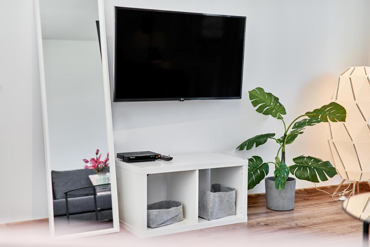 Modern Apartments Wroclaw By Renters Ngoại thất bức ảnh