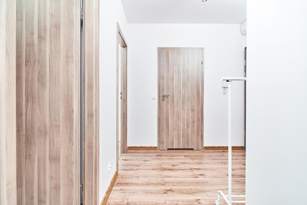 Modern Apartments Wroclaw By Renters Ngoại thất bức ảnh
