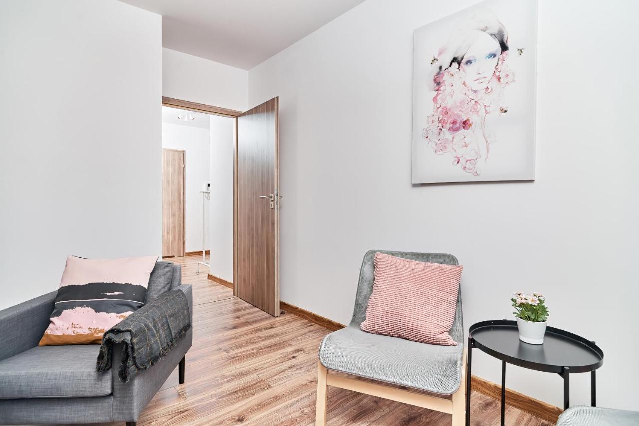 Modern Apartments Wroclaw By Renters Ngoại thất bức ảnh